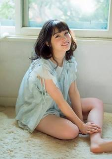 Kanna Hashimoto feet photo thumbnail