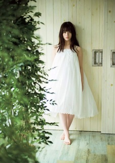 Kanna Hashimoto feet photo thumbnail