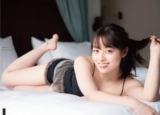 Kanna Hashimoto feet photo thumbnail