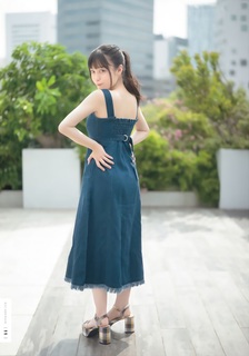 Kanna Hashimoto feet photo thumbnail