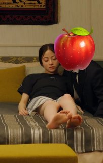 Kanna Hashimoto feet photo thumbnail