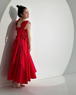 Kanna Hashimoto feet photo thumbnail