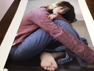 Kanna Hashimoto feet photo thumbnail
