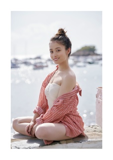 Kanna Hashimoto feet photo thumbnail