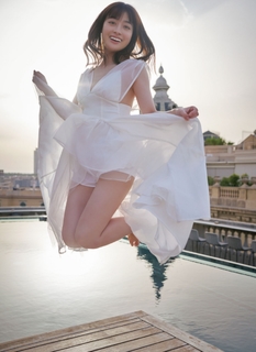 Kanna Hashimoto feet photo thumbnail