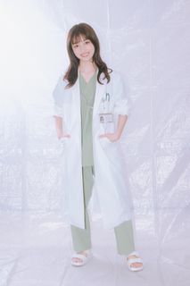 Kanna Hashimoto feet photo thumbnail