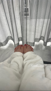Kanon feet photo 9