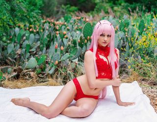 Kara Corvus feet photo thumbnail