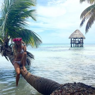 Kara Del Toro feet photo thumbnail