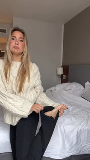 Kara Del Toro feet photo thumbnail
