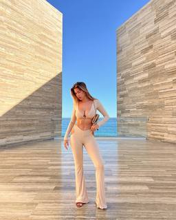 Kara Del Toro feet photo thumbnail