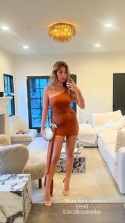 Kara Del Toro feet photo thumbnail