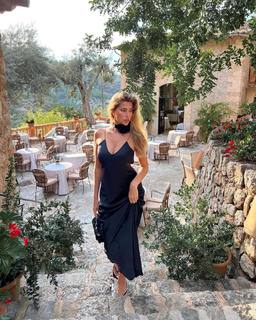 Kara Del Toro feet photo thumbnail