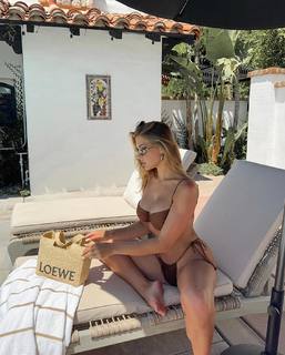 Kara Del Toro feet photo thumbnail