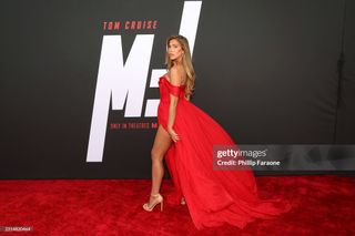 Kara Del Toro feet photo thumbnail