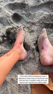 Kara Del Toro feet photo thumbnail