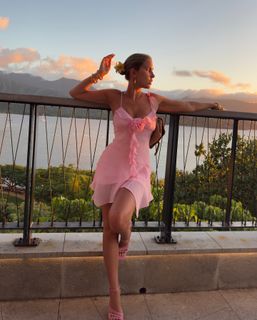 Kara Del Toro feet photo thumbnail