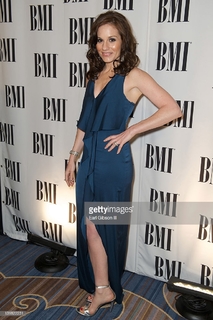 Kara DioGuardi feet photo 16