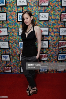 Kara DioGuardi feet photo 3