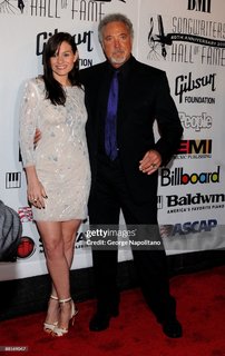Kara DioGuardi feet photo 5