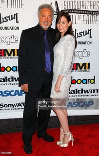Kara DioGuardi feet photo 4