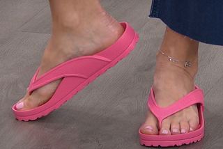Kara Preston feet photo thumbnail