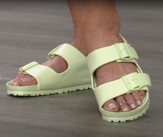 Kara Preston feet photo thumbnail