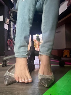 Kara Preston feet photo thumbnail