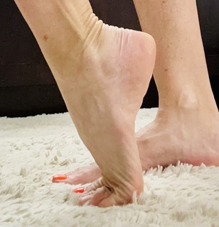 Kara Preston feet photo thumbnail