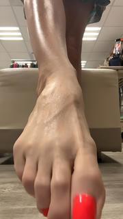 Kara Preston feet photo thumbnail