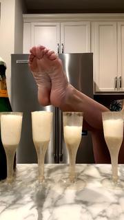 Kara Preston feet photo thumbnail