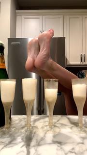 Kara Preston feet photo thumbnail