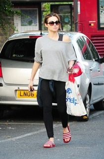Kara Tointon feet photo thumbnail