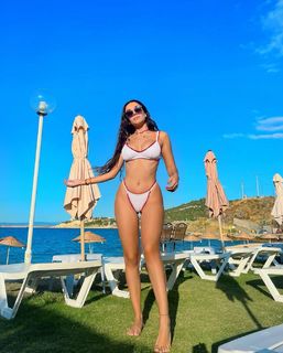 Kardeniz Kilic feet photo 2