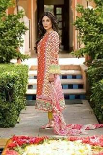 Kareena Kapoor feet photo thumbnail