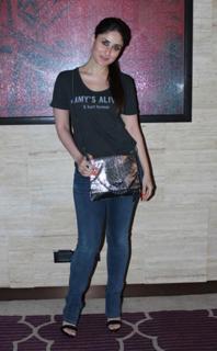 Kareena Kapoor feet photo thumbnail