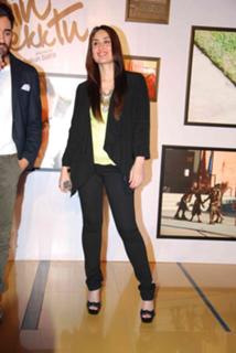 Kareena Kapoor feet photo thumbnail