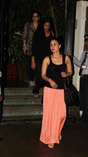 Kareena Kapoor feet photo thumbnail