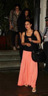 Kareena Kapoor feet photo thumbnail