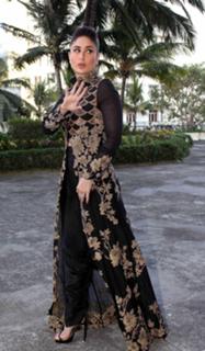 Kareena Kapoor feet photo thumbnail