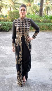 Kareena Kapoor feet photo thumbnail