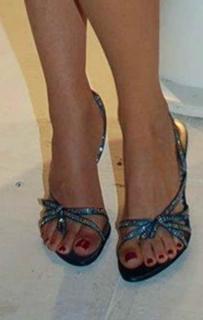 Kareena Kapoor feet photo thumbnail