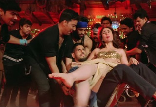 Kareena Kapoor feet photo thumbnail