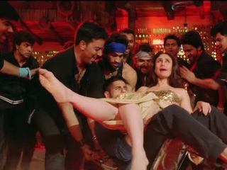 Kareena Kapoor feet photo thumbnail