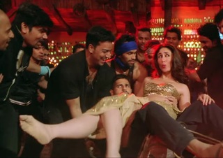 Kareena Kapoor feet photo thumbnail