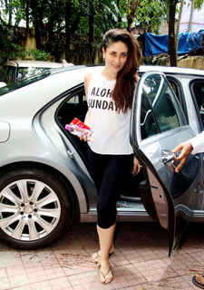 Kareena Kapoor feet photo thumbnail