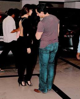 Kareena Kapoor feet photo thumbnail