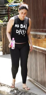 Kareena Kapoor feet photo thumbnail
