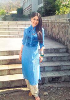Kareena Kapoor feet photo thumbnail