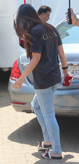 Kareena Kapoor feet photo thumbnail
